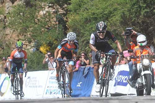 Julián Gaday na frente  / Foto: Agência San Luis