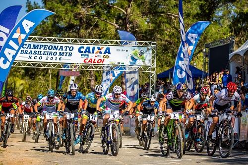 Henrique Avancini e Raiza Goulão fatura o bicampeonato na prova da elite. Competição reuniu mais de 400 atletas em Minas Gerais / Foto: Thiago Lemos/CBC