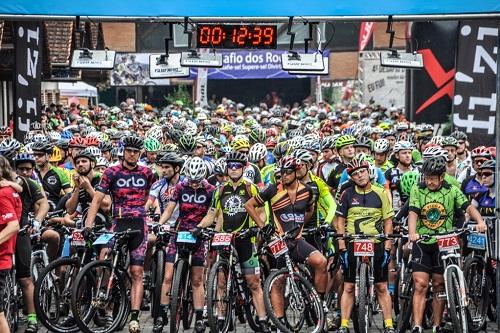 Promover o ciclismo na cidade durante todo o ano é o objetivo da Família Rocha, que criou até associação para manter viva a modalidade / Foto: Divulgação