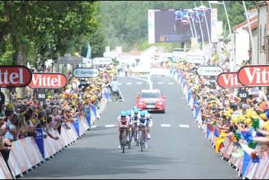 Com três especialistas em contra-relógio (David Millar, Christian Vande Velde e David Zabriskie), a equipe americana conseguiu completar o percurso em 24 minutos e 48 segundos / Foto: ASO/G.Demouveaux