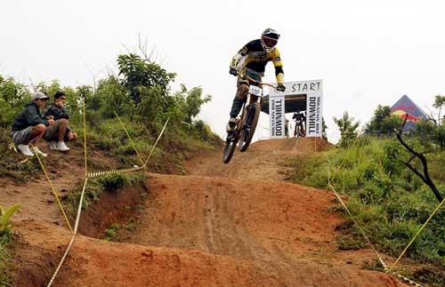 Apesar da forte chuva do fim de semana (27 e 28 de Janeiro), os atletas do mountain bike não se intimidaram e marcaram presença na primeira etapa do Campeonato Carioca de Downhill / Foto: SK Produções