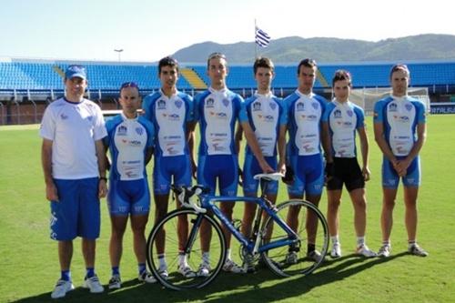 Equipe de ciclismo do Avaí, na Ressacada / Foto: Alceu Atherino