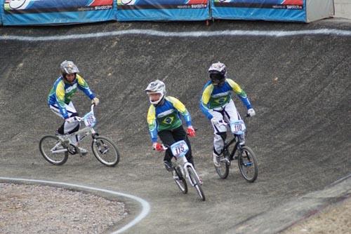 Bianca Squel e Priscilla Carnaval durante treino no London SX 2011 / Foto: Divulgação