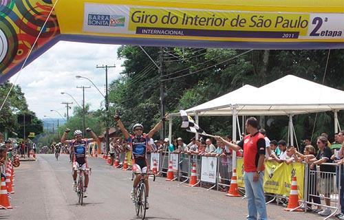 Raphael Serpa ficou com a vitória na 2ª etapa do Giro Internacional do Interior de SP, depois de cruzar a linha de chegada em 2 horas 46 minutos 16 segundos e 423 milésimos / Foto:  Ivan Storti