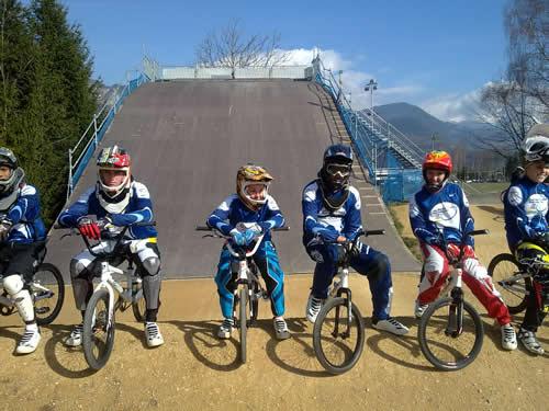  seleção brasileira de Bicicross embarca nesta terça-feira para Pietermaritzburg na África do Sul, a cidade será sede da 4ª etapa da Copa do Mundo de BMX Supercross / Foto: Divulgação