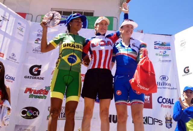 Em mais uma grande apresentação da seleção brasileira, a ciclista Clemilda Fernandes voltou a subir ao pódio durante a segunda etapa da Vuelta a El Salvador, realizada no sábado, dia 17 de Março / Foto: Divulgação 