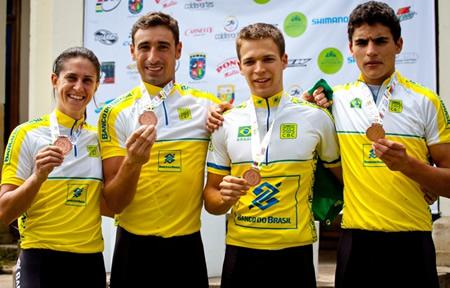 As primeiras competições do Campeonato Pan-americano de Mountain Bike disputado em Chiá na Colômbia aconteceram na última sexta feira, dia 1º de abril, os brasileiros logo na primeira oportunidade já demonstraram estar muito bem preparados, conquistando três medalhas / Foto: Divulgação