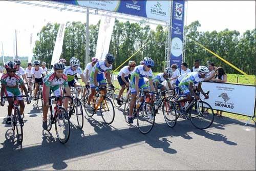 Etapa reuniu centenas de jovens / Foto: Ivan Storti/FPCiclismo 