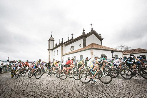 Ciclistas tomam as ruas de Congonhas / Foto: Bruno Senna / CIMTB