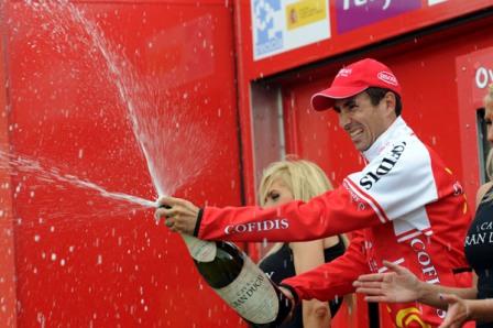 David Moncoutie da equipe Cofidis, vence a etapa Alto de la Manzeneda, a décima primeira da La Vuelta 2011 / Foto: Divulgação