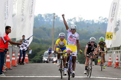 A ciclista Luciene Ferreira da Silva, da equipe de São José dos Campos sagrou-se, no domingo, dia 30 de Junho, bicampeã brasileira de Estrada / Foto: Luis Claudio Antunes/PortalR3