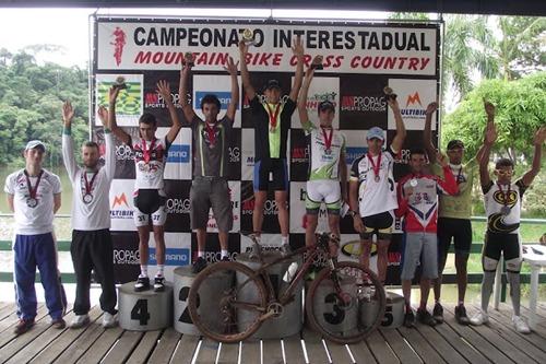 Pódio da elite masculina / Foto: Antônio / Bike Amparo