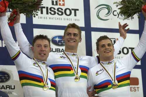 No primeiro dia de competições do Campeonato Mundial de Ciclismo de Pista, dois recordes mundiais caíram por terra / Foto: Rob Lindblade