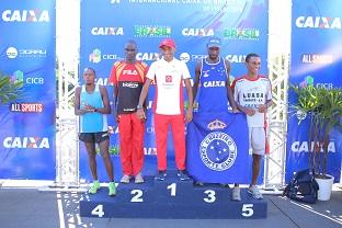 Pódio da corrida masculina em Brasília  / Foto: Divulgação