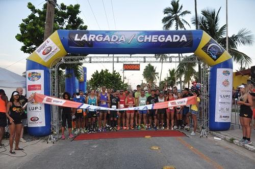 A corrida foi disputada no último sábado (18), na praia da Enseada / Foto: Divulgação