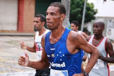 Líder do ranking brasileiro de corredores de rua, Giomar Pereira e outros sete fundistas do Cruzeiro vão defender Minas Gerais na etapa de Uberlândia do Circuito de Corridas CAIXA / Foto: Divulgação 