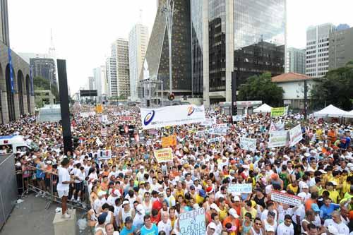 Largada da São Silvestre em 2011 /  Foto: Sérgio Shibuya/MBraga Comunicação