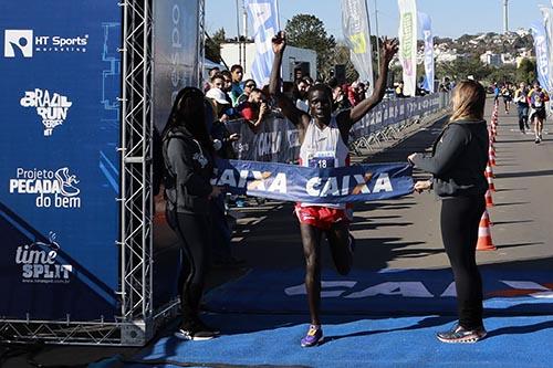 Geofry Toroitich Kipchumba vence em Porto Alegre   / Foto: Luiz Doro /adorofoto/HT Sports