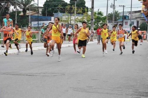 Crianças em disputa organizada pelo projeto Plantando o Futuro / Foto: Divulgação