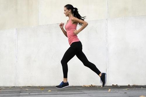 Correr é uma das melhores práticas para perder peso mas é preciso seguir alguns conselhos / Foto: Getty Images