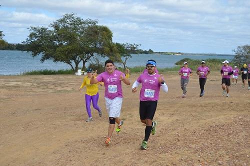 Uma mistura de belas paisagens, atrações ligadas à cultura regional, em uma corrida disputada entre os parreirais da Vitivinícola Rio Sol, às margens do Velho Chico, unindo esporte, vinho e turismo / Foto: Anizio Lopes / Foco Radical