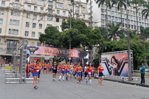 Corrida Mulher-Maravilha reuniu milhares atletas que percorreram as distâncias de 4k e 8k passando pelos principais pontos turísticos da capital paulista / Foto: Sérgio Shibuya/MBraga Comunicação