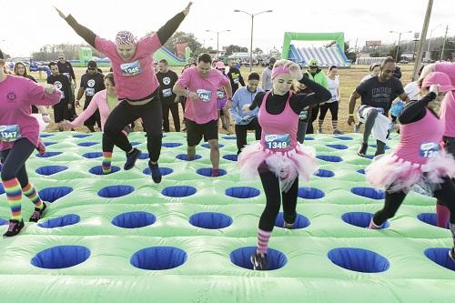 O evento esportivo é voltado para a diversão em família e não tem limite de idade. Circuito brasileiro da corrida repleta de obstáculos infláveis gigantes chega à capital federal em outubro / Foto: Divulgação