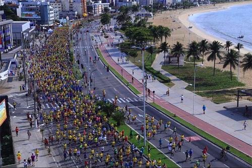 Prova "mais gostosa" do país será no dia 3. A novidade será a 16ª Corrida Garotada, que acontecerá no dia 2, na Praia de Itaparica. Inscrições estão abertas / Foto: Divulgação Yescom