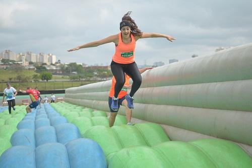 Etapa de Florianópolis do circuito compostos por dez infláveis gigantes será na avenida Beira Mar Continental. Ainda dá tempo de fazer a inscrição e participar dessa ‘loucura esportiva’ / Foto: FMES / Divulgação