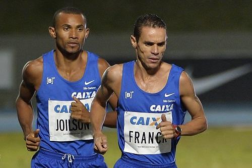 Campeão em 2006, fundista da B3 Atletismo retorna à tradicional disputa do dia 31 de dezembro. "Vai ser muito gostoso voltar a correr a São Silvestre" / Foto: Osvaldo F./B3 Atletismo