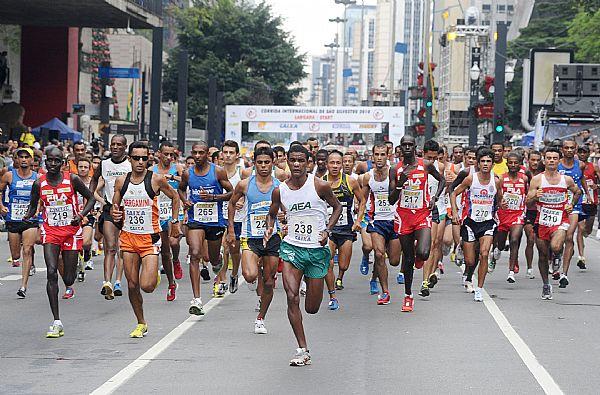 Largada São Silvestre 2010  / Foto: Sérgio Shibuya/ZDL