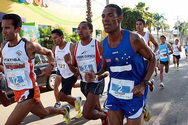 Giomar Pereira da SIlva lidera o Ranking Caixa CBAt 2011  / Foto: Luiz Doro/adorofoto