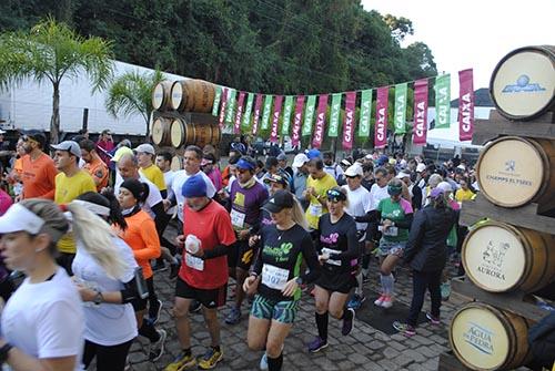 Largada da Caixa Wine Run - Vale dos Vinhedos  / Foto: Divulgação