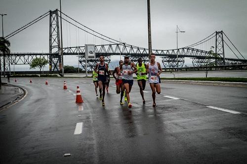 Aproximadamente dois mil atletas já confirmaram presença na prova que acontece dia 20 de novembro, na capital catarinense. Prova conta com percursos de 5km, 10km e 21km / Foto: Divulgação/Foco Radical