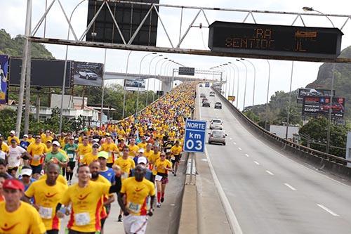 Corredores na ponte  / Foto: Midia Sport / Divulgação