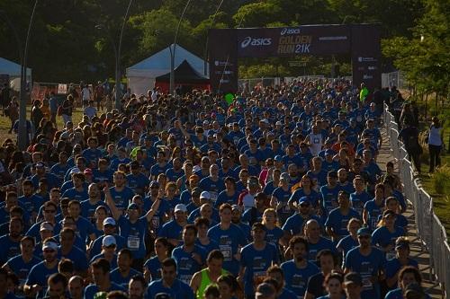 A oitava etapa do circuito internacional ASICS Golden Run aconteceu domingo e levou milhares às ruas de Buenos Aires / Foto: Divulgação/ASICS