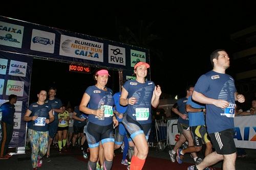 Corredores tem até quarta-feira (30) para fazer sua inscrição para a corrida noturna, que acontece na cidade em setembro / Foto: Divulgação