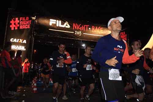 Fila Night Race iluminou a noite de Salvador em 2013 / Foto: Divulgação 