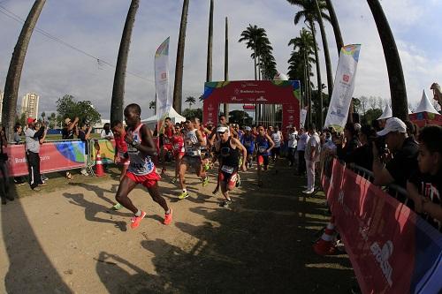 Atleta  da equipe Bradesco Seguros vence disputa acirrada no pelotão de elite. No feminino, Muriel Coneo Paredes fica em primeiro / Foto: Divulgação