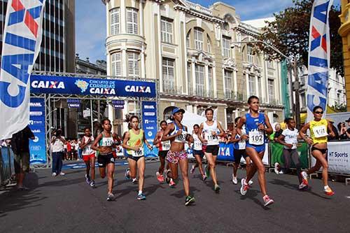 Largada da elite feminina em 2012 / Foto: Luiz Doro/adorofoto