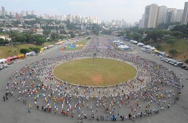 A Corrida Esperança vai compensar toda a emissão dos gases de efeito estufa (GEE) provocada pela movimentação das provas marcadas para este domingo (14), em 12 capitais do país. / Foto: Ronaldo Milagres / ZDL