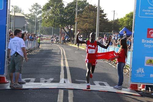 Atleta mariliense Carlos Antonio dos Santos cruza em primeiro lugar em Marília / Foto: Divulgação