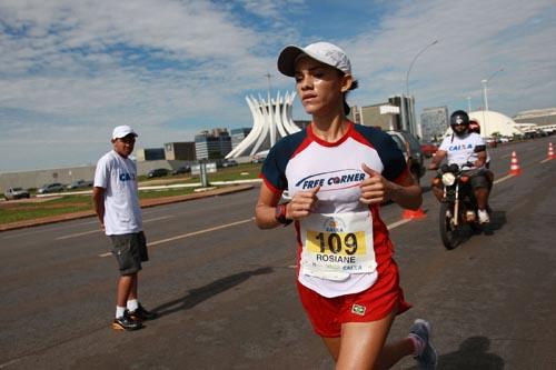  Roselaine de Souza Silva lidera entre as mulheres /  Foto: Luiz Doro/adorofoto