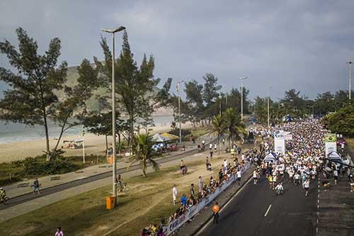 Em 2017, prova teve largada na zona oeste do Rio de Janeiro e reuniu quatro mil pessoas  / Foto: Fábio Piva/Red Bull Content Pool