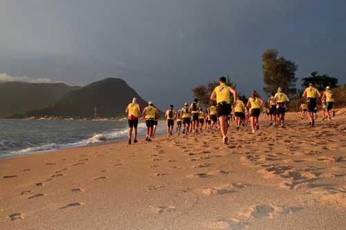 Um desafio de 90km de corrida em trilhas, mountain bike e canoagem cruzando a ilha de Florianópolis de sul a norte vai reunir atletas profissionais e amadores de dentro e fora do País na capital catarinense no dia 17 de março / Foto: Denny Sach/Multisportbrasil