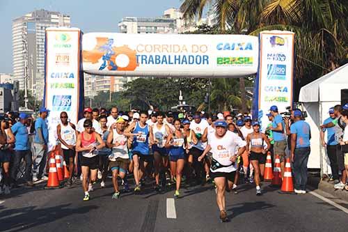 No Rio de Janeiro, cerca de  dois mil atletas participaram da Corrida do Trabalhador / Foto: Claudio Torós