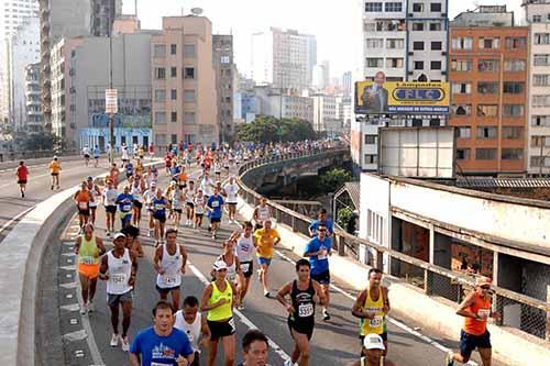 Corridas de rua estão apresentando um grande crescimento nos últimos anos / Foto: Sergio Shibuya/ZDL