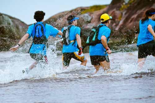 Um desafio de 90km de corrida em trilhas, mountain bike e canoagem cruzando a ilha de Florianópolis de sul a norte vai reunir atletas profissionais e amadores de dentro e fora do País na capital catarinense no dia 17 de março / Foto: Denny Sach/Multisportbrasil