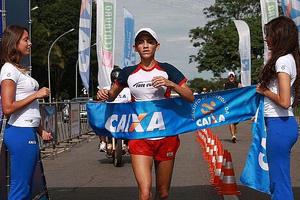 Rosiane dos Santos vence a última etapa do Circuito Caixas de Corrida, em Brasília / Foto: Luiz Doro/adorofoto