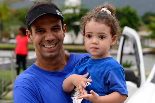 Pais afirmam que incentivo é uma forma de unir família e garantir qualidade de vida. Prova foi na tarde deste sábado (10) / Foto: Hélio Graça/Action Paraty